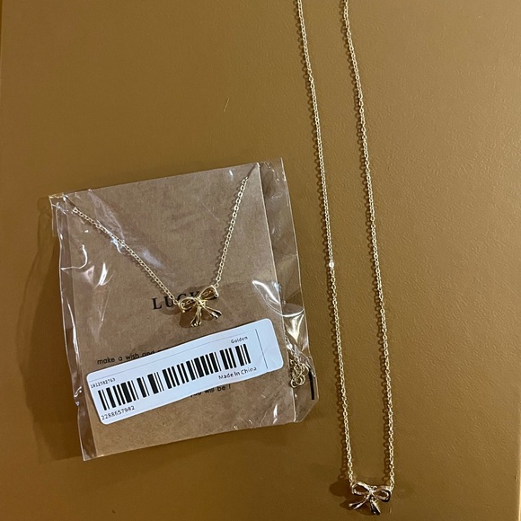 Coquette Bow Necklace NWT - Picture 5 of 10